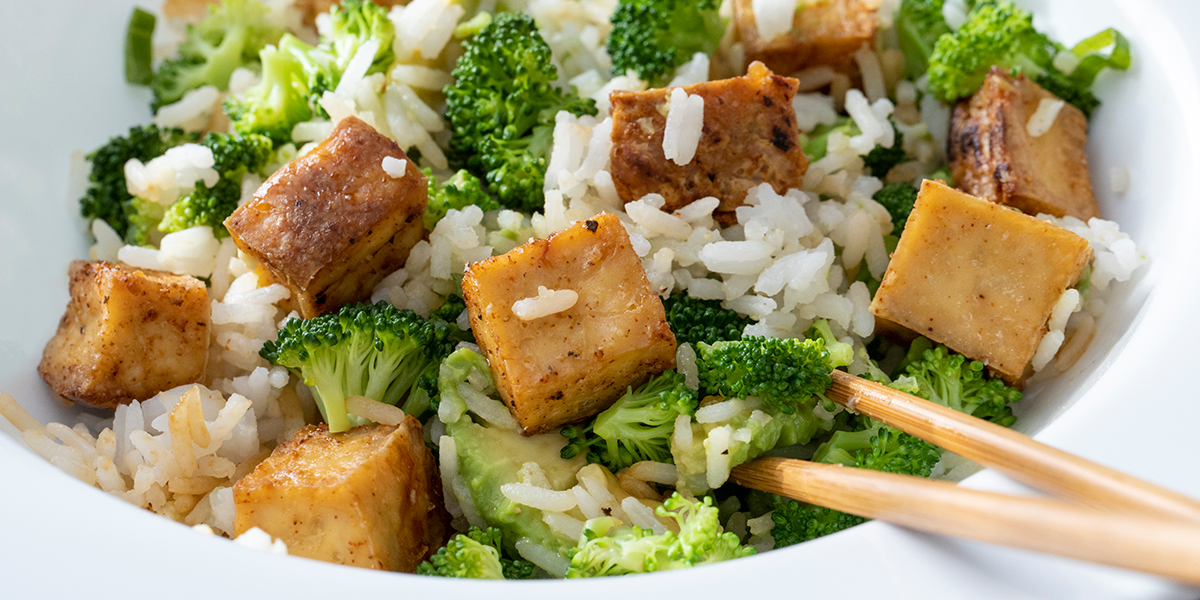 Tofu con Brócoli y Arroz